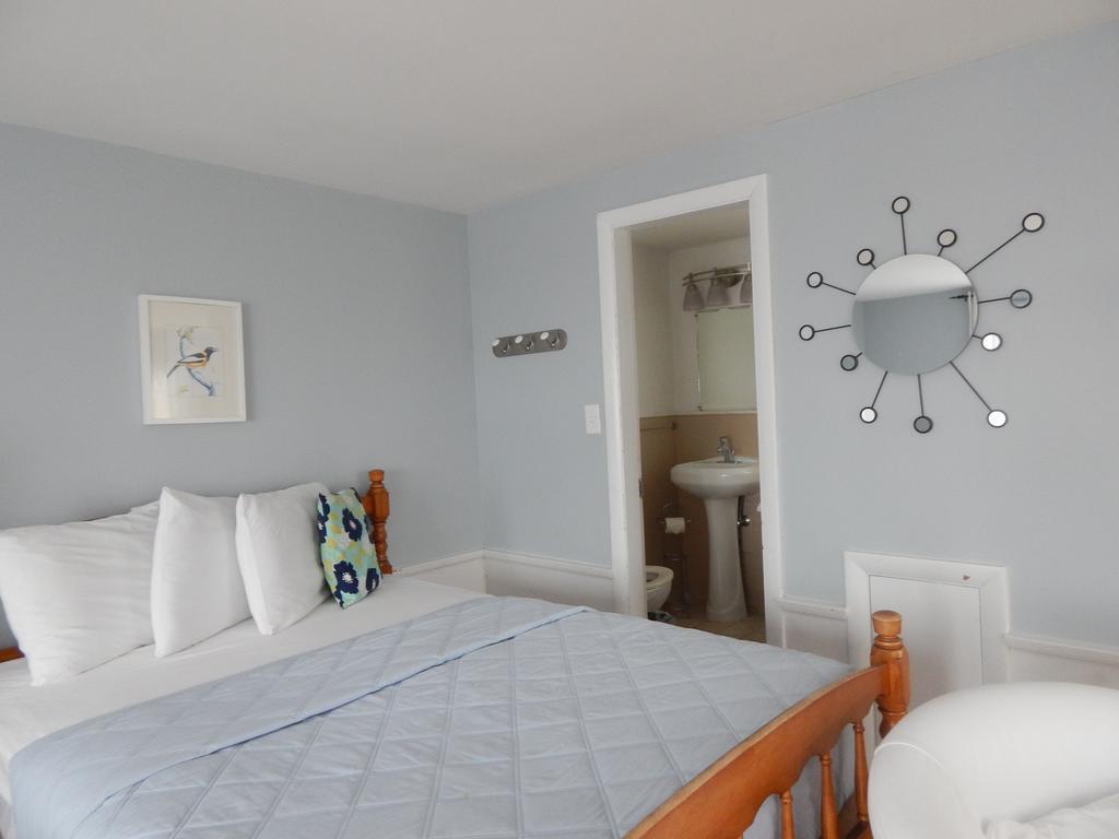 Eagle House Beachside Motel Rockport Room photo